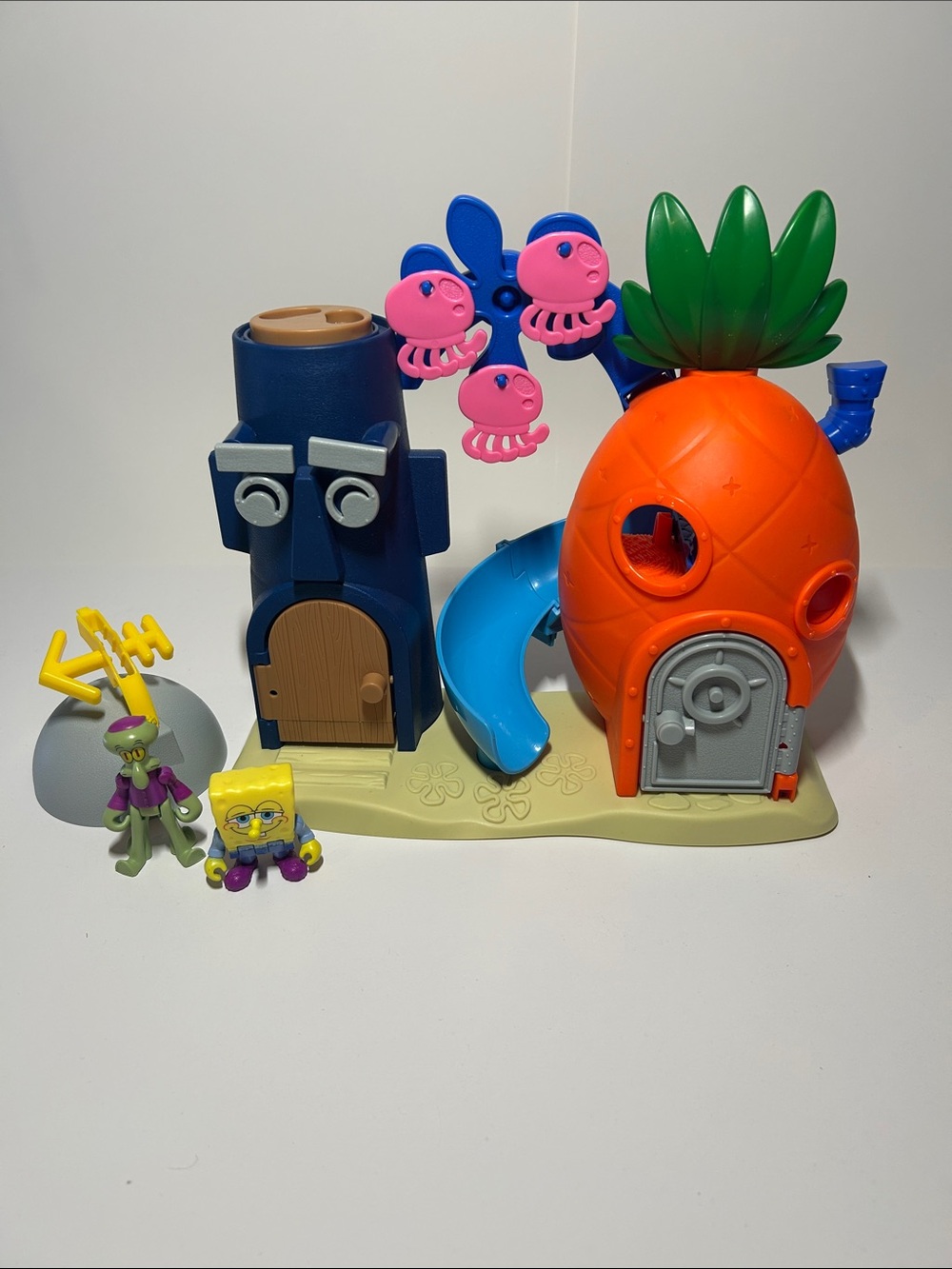 2013 Fisher Price Imaginext SpongeBob SquarePants Bikini Bottom Playset-complete